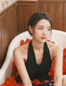 《最爽的乱亲女伦小说-上司人妻被下属侵犯HD》